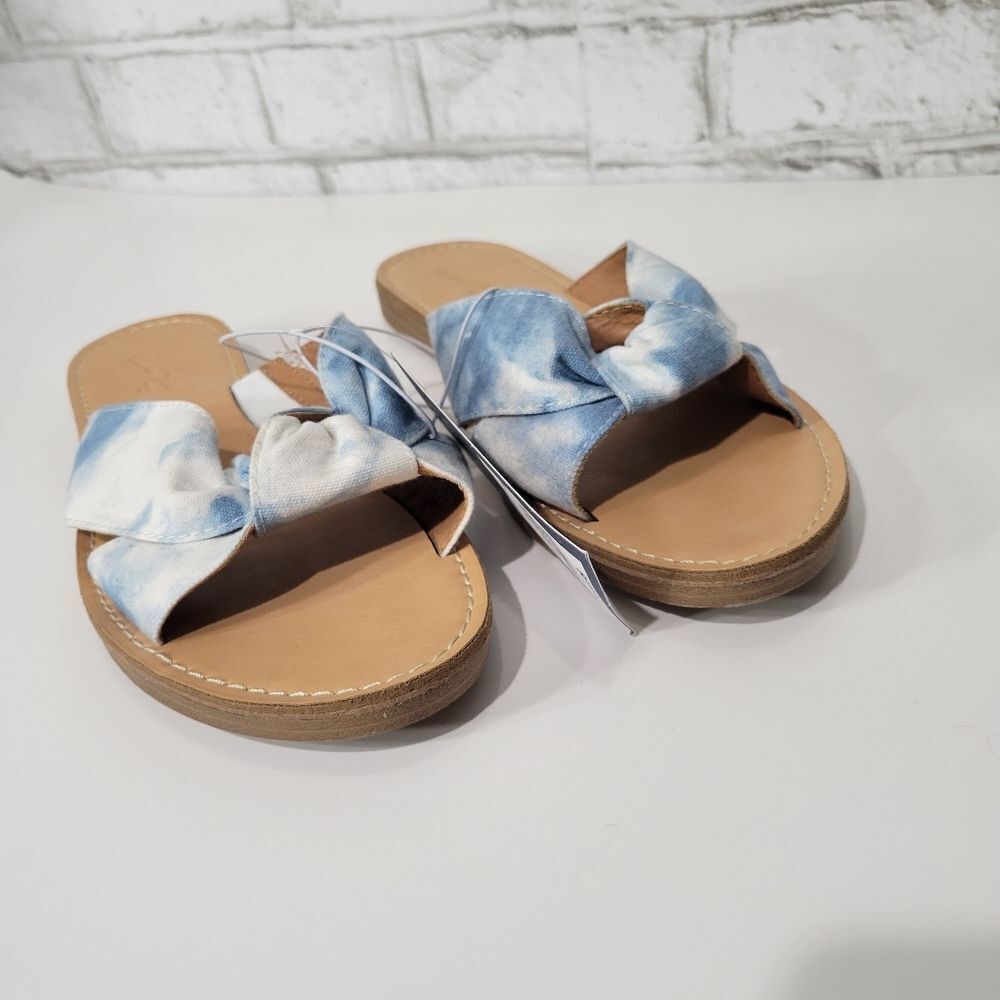NWT Universal Thread sandals - Picture 3 of 8